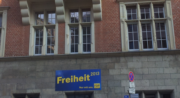 Da war die Hoffnung noch groß: das Thomas-Dehler-Haus, Sitz der Bundes-FDP, kurz vor der Bundestagswahl 2013. (c) Falk Steiner / Deutschlandradio Hauptstadtstudio
