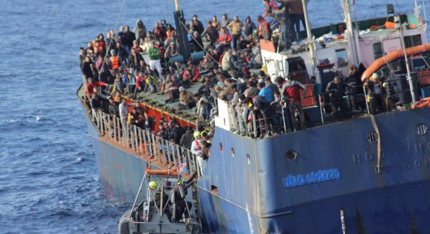 Flüchtlingsboot im Mittelmeer © all rights reserved by Frontex press