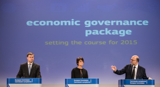 Die EU-Kommissare Valdis Dombrovskis, Marianne Thyssen und Pierre Moscovici (v.l.n.r.) stellen ihren Bericht vor © European Union, 2014