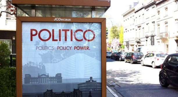 Politico-Werbeplakat in Brüssel. Foto: Thomas Otto