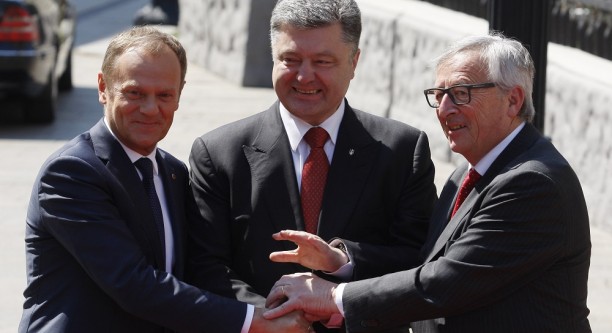EU-Ukraine-Gipfel in Kiew (v.l.n.r. Donald Tusk, Petro Poroshenko und Jean-Claude Juncker) © European Union