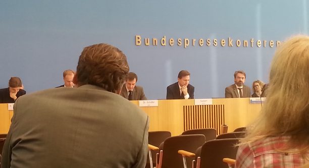 Nachdenklich wirkte Regierungssprecher Steffen Seibert heute gleich mehrfach in der Regierungspressekonferenz.