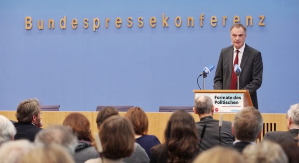 Deutschlandradio-Intendant Stefan Raue während seiner Einführungsrede zur Konferenz "Formate des Politischen"
